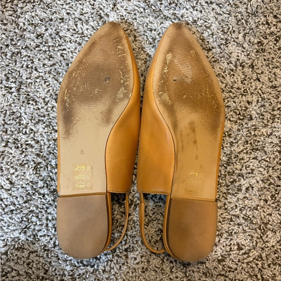 Women’s Madewell pointed-toe slingback flats in a tan leather. - Picture 4 of 4